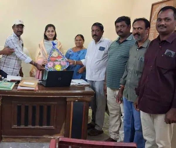 ఓదెల తహసీల్దార్గా వనజ నాయక్ బాధ్యతలు - Udayam Digital