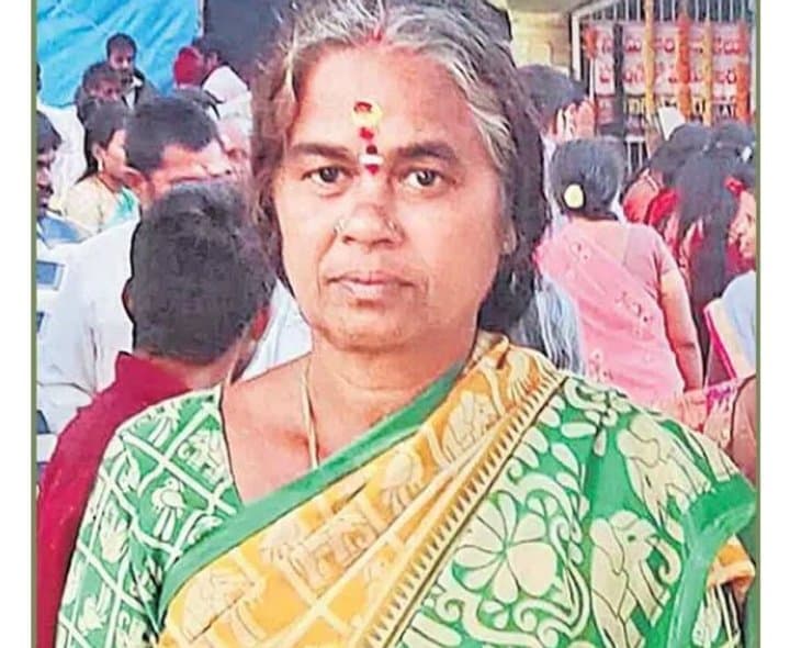 రోడ్డు విస్తరణ నోటీసులతో మహిళ మృతి - Udayam Digital