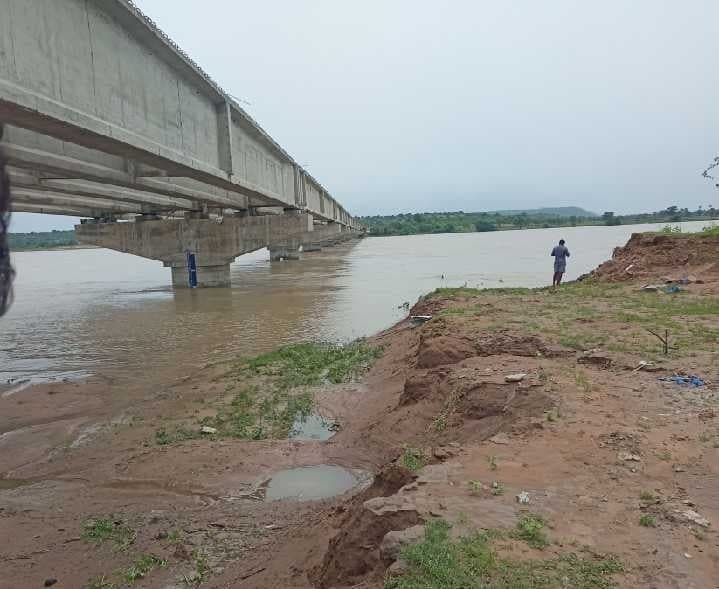 తాడిచర్లలో పెరుగుతున్న మానేరు నీటిమట్టం - Udayam