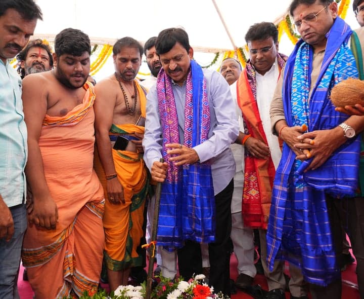 ఇందిరమ్మ టవర్స్ ఏడాదిలోగా పూర్తి చేస్తాం: పొంగులేటి - gallery image 2