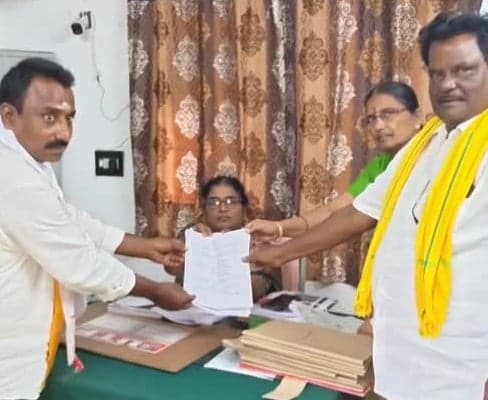 మోపిదేవిలో కూటమి అభ్యర్థుల నామినేషన్లు - Udayam