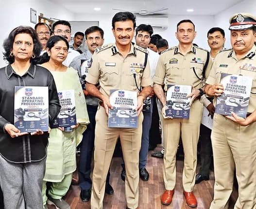 తెలంగాణ పోలీసులకు ఏడు డిజిటల్ సేవలు - Udayam