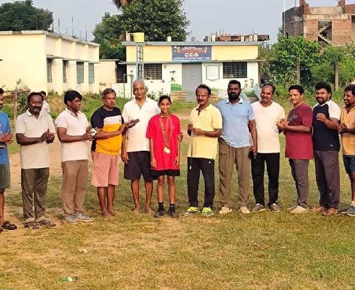 సాయిదుర్గకు మూడు బంగారు పతకాలు - Udayam