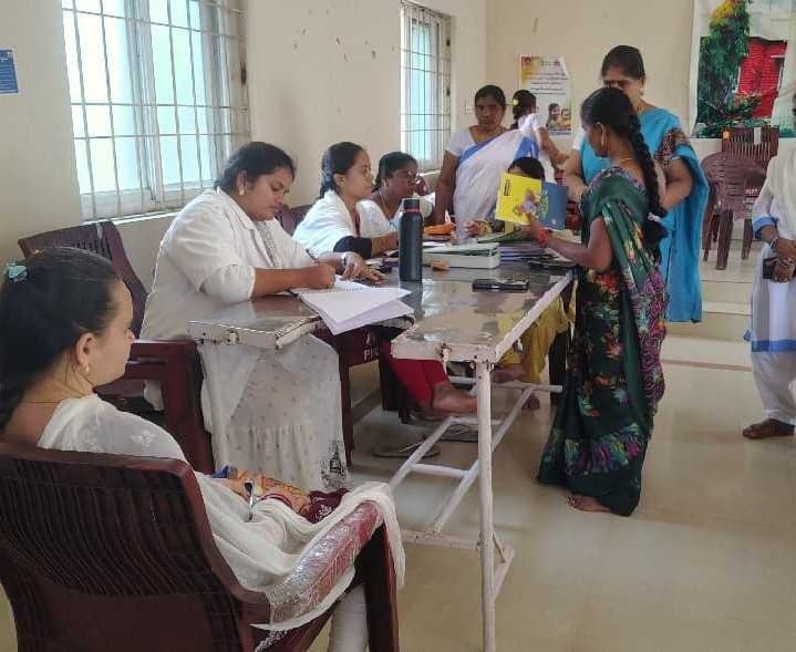 హిరమండలంలో 40 మంది గర్భిణులకు పరీక్షలు - Udayam