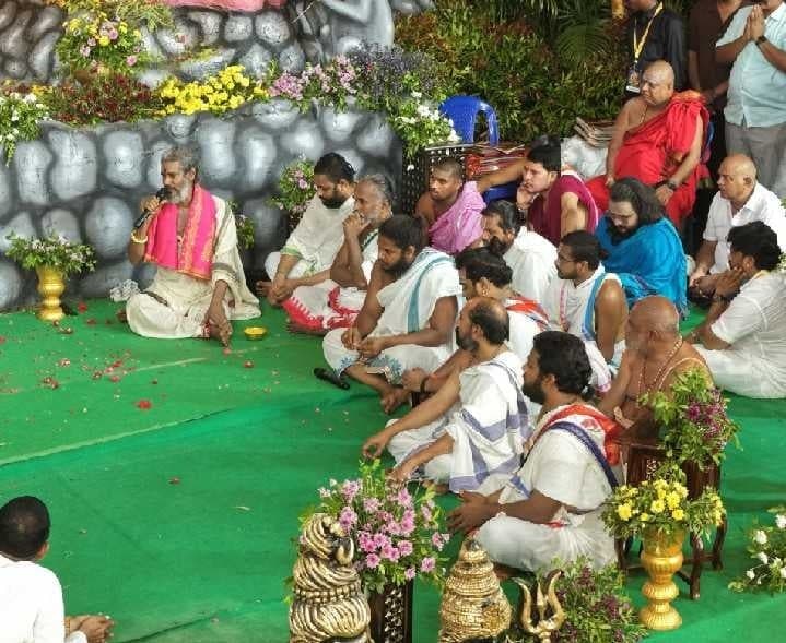 మచిలీపట్నంలో భక్తిశ్రద్ధలతో చతుర్వేద పారాయణ - Udayam