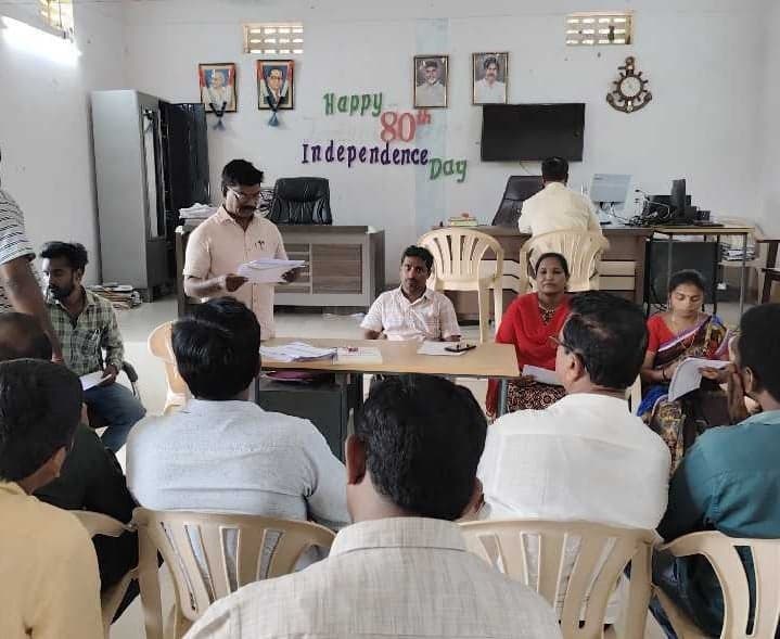 SIRపై అన్ని పార్టీల సహకారం కోరిన వీఆర్వో - Udayam