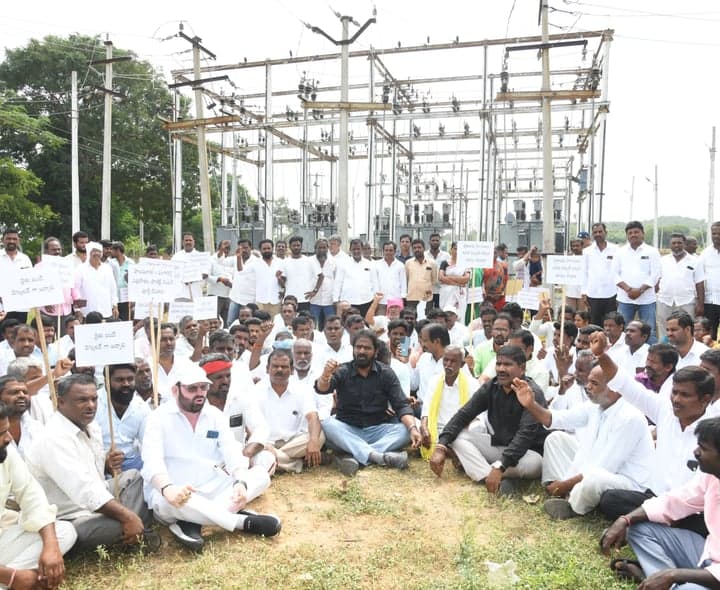 విద్యుత్ కోతలపై శ్రీనివాస్ గౌడ్ నిరసన - gallery image 2