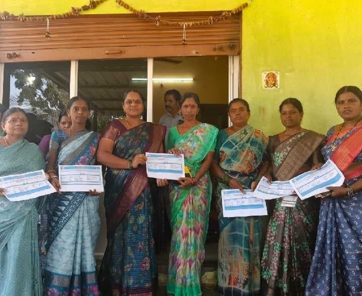 బీడీ కార్మికుల పెన్షన్లు మంజూరు - Udayam