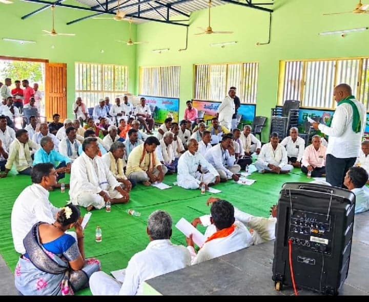 రైతుల సహకారంతోనే సంఘం బలోపేతం - Udayam