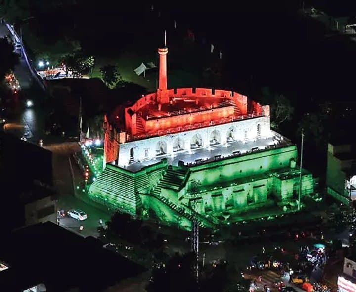 మువ్వన్నెల వెలుగుల్లో సింగారం - Udayam