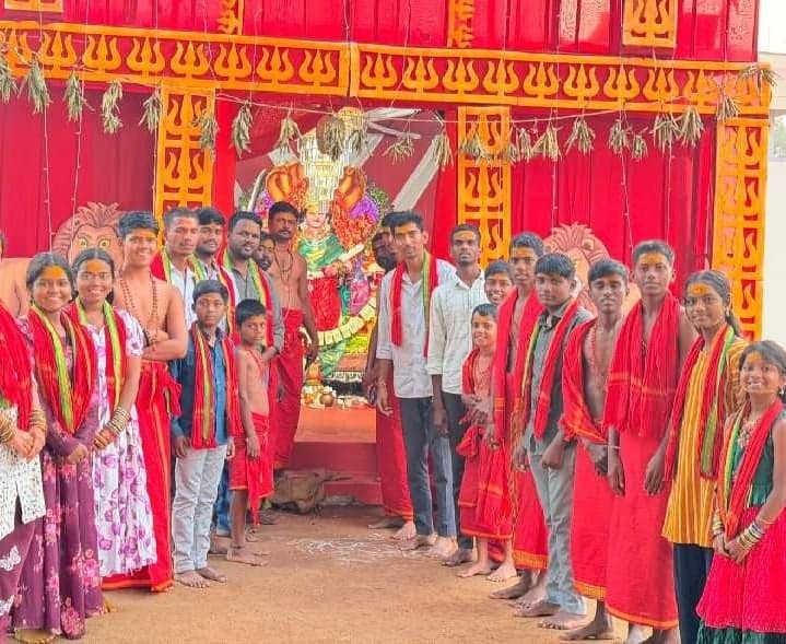 ఖానాపూర్లో దుర్గమ్మకు ప్రత్యేక పూజలు - Udayam