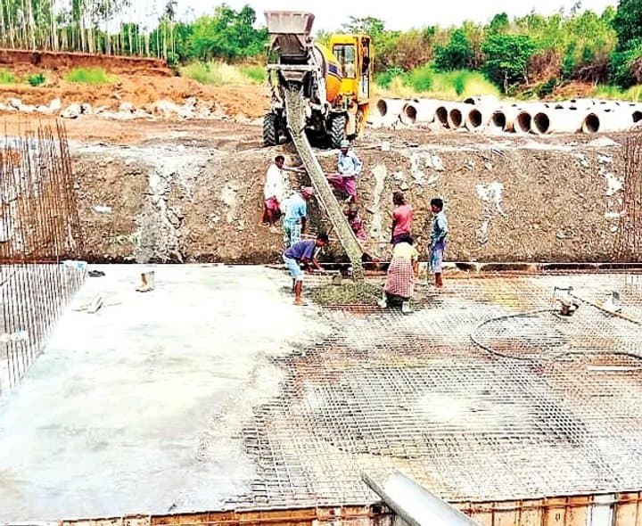వరదల వేళ అప్రమత్తంగా ఉండాలి