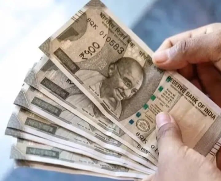కేంద్ర ఉద్యోగులకు 3% డీఏ పెంపు అవకాశం - Udayam Digital