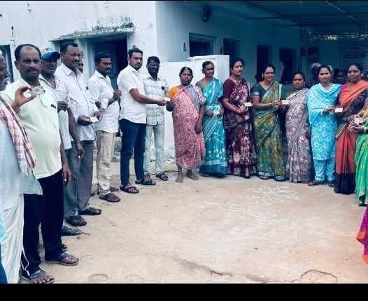 కాసిపేటలో డిజిటల్ రేషన్ కార్డుల పంపిణీ - Udayam