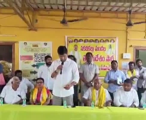 ఏకగ్రీవ ఎంపీటీసీలను అభినందించిన ఎంపీ - Udayam