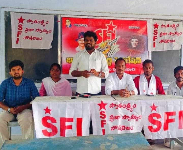 ప్రజాస్వామ్య సవాళ్లపై సెమినార్ - Udayam