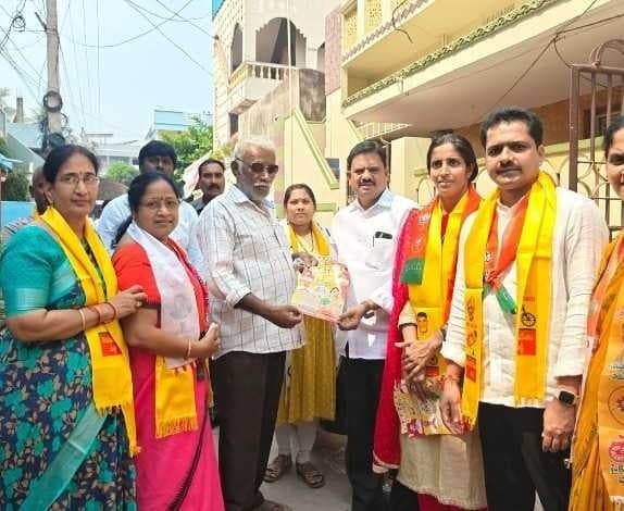 కొవ్వూరులో టీడీపీ అభ్యర్థికి ప్రచారం - Udayam