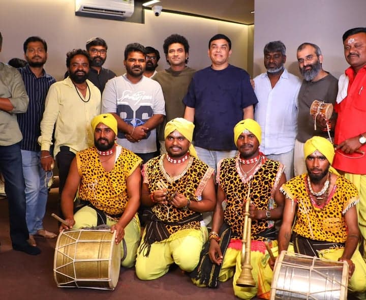 100 మందితో ‘ఎల్లమ్మ’ టైటిల్ సాంగ్ - gallery image 3