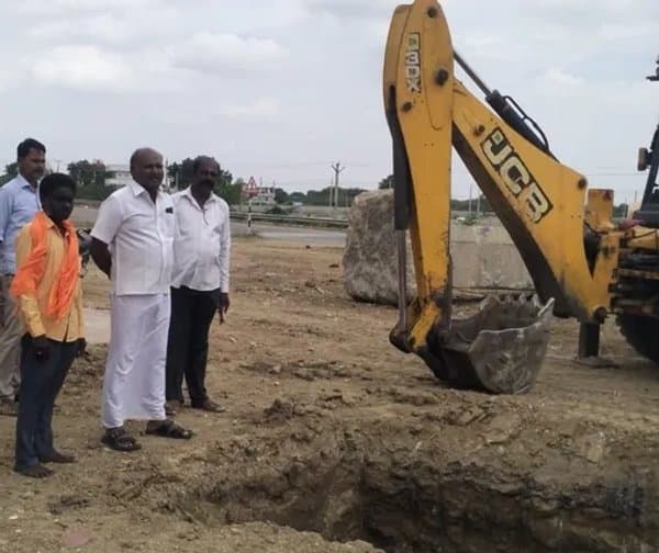 ఐలమ్మ విగ్రహ పనుల పరిశీలన - Udayam Digital
