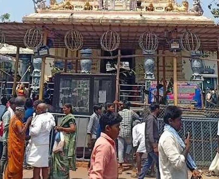 డీజే నిషేధంపై భక్తుల అభ్యంతరం - Udayam
