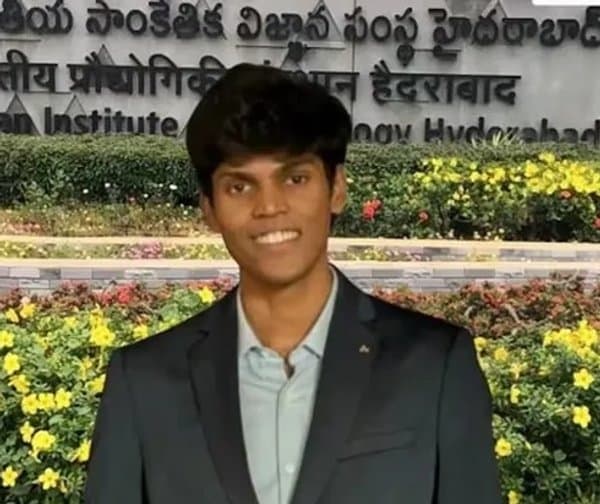 ఐఐటీ హైదరాబాద్ విద్యార్థికి రికార్డు ఆఫర్