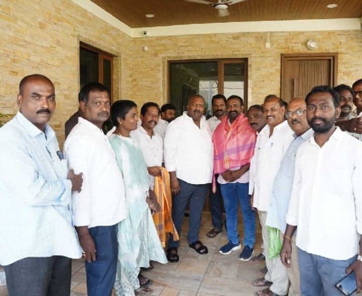 విద్యా కమిటీలతో బడుల అభివృద్ధి - Udayam