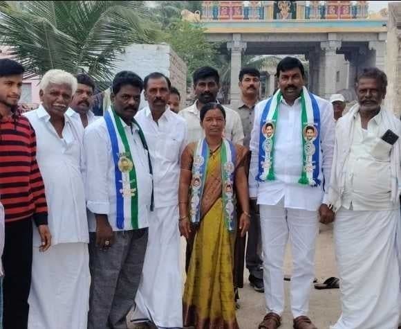 గ్రామాల అభివృద్ధిపై ఎమ్మెల్యే హామీ - Udayam