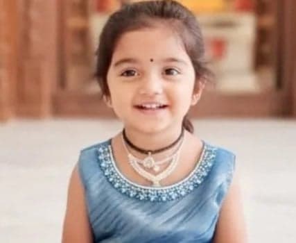 ఊపిరాడక నాలుగేళ్ల చిన్నారి మృతి - Udayam