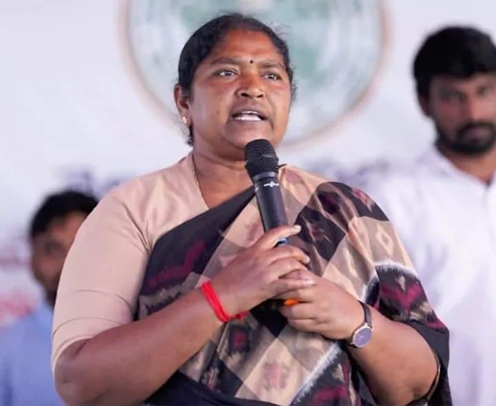సర్పంచులకే నేరుగా గ్రామ నిధులు: మంత్రి సీతక్క - Udayam