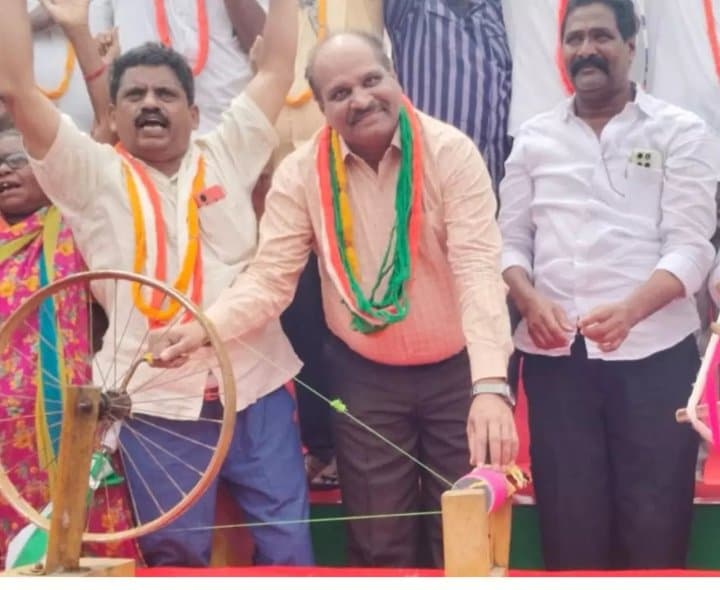 చేనేతల అందరికీ నూతన పథకం సేవలు అందుతాయి