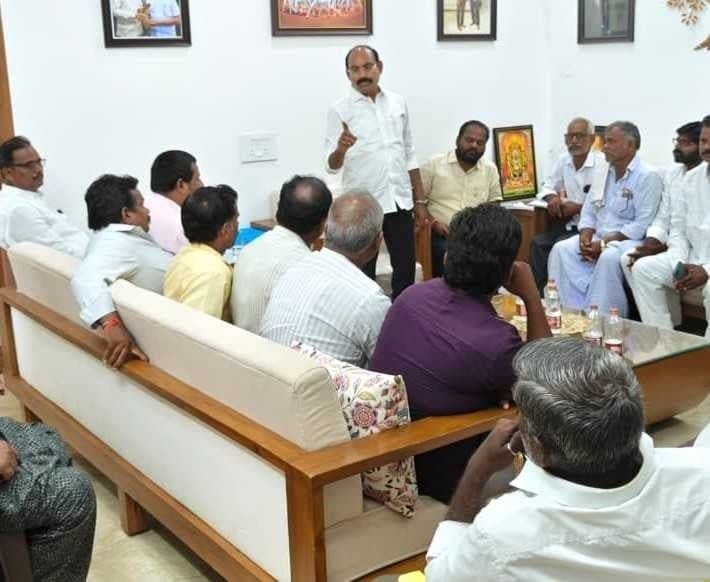 వెలిగండ్లలో కూటమి నాయకుల భేటీ - Udayam
