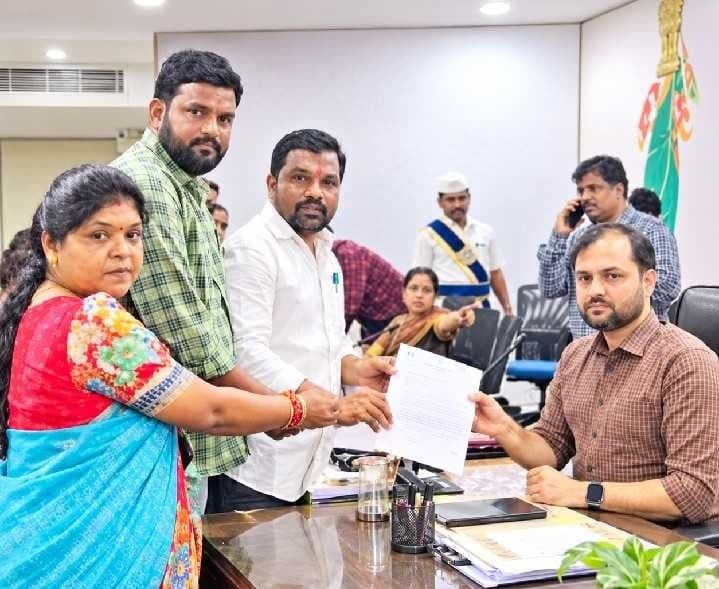 రైల్వే పనులకు ప్రత్యేక అధికారిని కోరిన ఎంపీ - Udayam