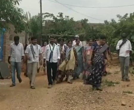 39వ వార్డులో వైసీపీ ప్రచారం - Udayam