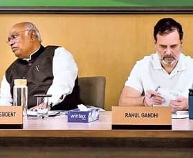 సీఈసీ, మోదీ, షా రాజీనామా చేయాలి - Udayam