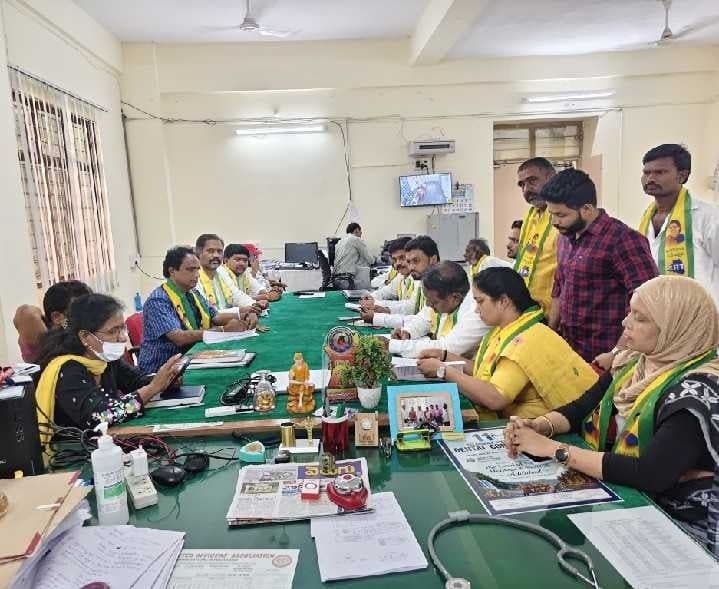 రిమ్స్ ఘటనపై టీఆర్ఎస్ కమిటీ విచారణ - Udayam