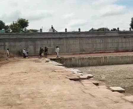బృగతీర్థం కోనేరు పనులు శరవేగంగా - Udayam