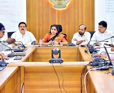 అగ్రిగోల్డ్ భూముల తొలగింపు - Udayam