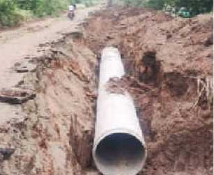 ఆత్రేయపురం: పైప్లైన్ తవ్వకాలపై నిరసన - Udayam