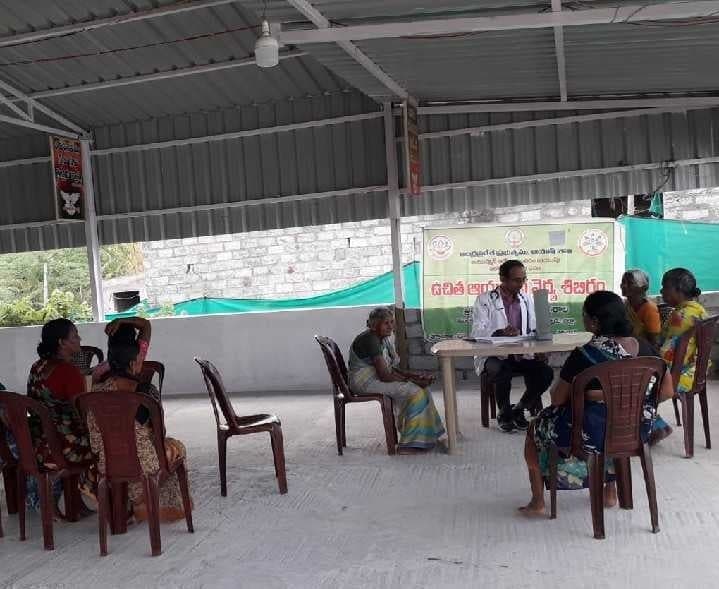ఉప్పలపాడులో ఉచిత వైద్య శిబిరం - Udayam