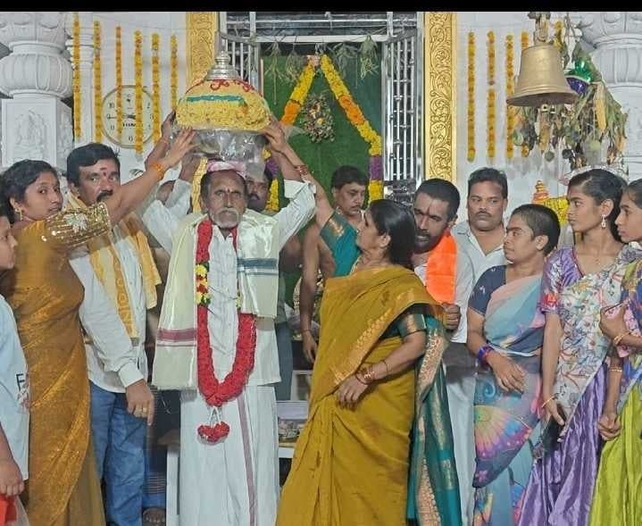 ఐపంగిడి గణపతి లడ్డూ రూ.50 వేలకు వేలం - Udayam