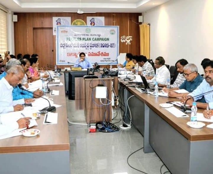 పంచాయతీ ప్రణాళికలపై కలెక్టర్ ఆదేశాలు