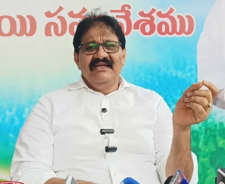 ప్రొద్దుటూరు అధికారుల తీరుపై లోకాయుక్తకు ఫిర్యాదు - Udayam