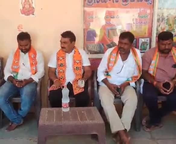 ఊట్కూర్లో ఎమ్మెల్సీ ఎన్నికల సన్నాహక సమీక్ష - Udayam