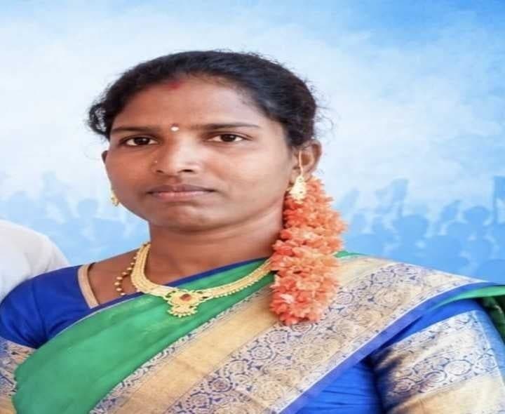 కుందుర్పిలో వైసీపీ ఎంపీటీసీ అభ్యర్థి లక్ష్మీ - Udayam