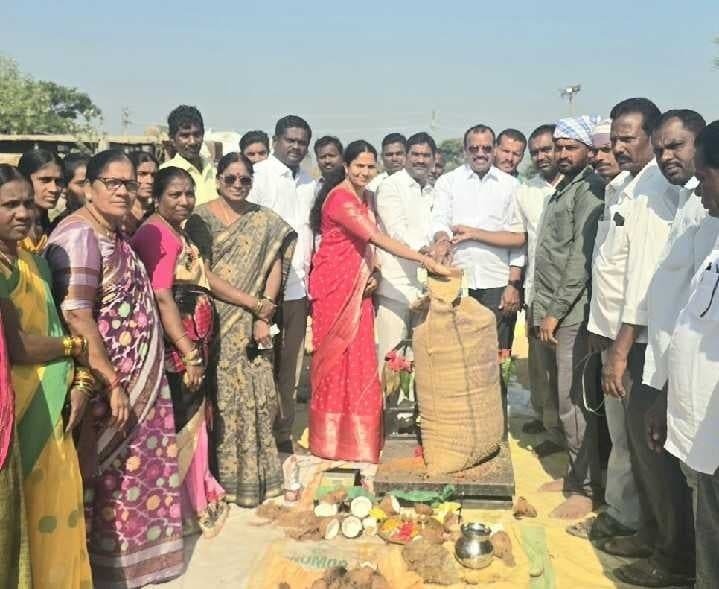 రాచర్ల బొప్పాపూర్లో ధాన్యం కొనుగోలు కేంద్రాలు ప్రారంభం - Udayam