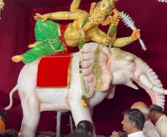 గజరాజుపై గణనాథుడు - Udayam