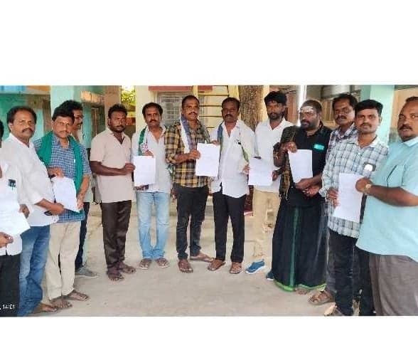 వైసీపీ ఎంపీటీసీ అభ్యర్థులకు బీ-ఫారాలు - Udayam