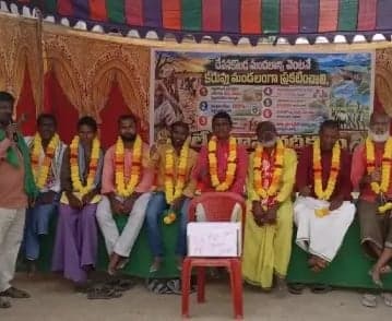 కరవు మండలంగా ప్రకటించాలని రైతుల దీక్ష - Udayam