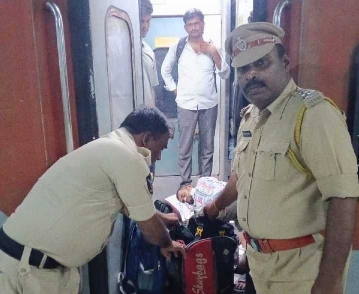 వినుకొండలో ఎక్సైజ్ సిబ్బంది తనిఖీలు - Udayam