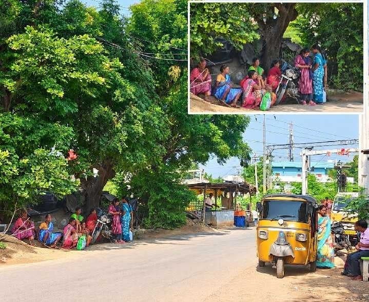 బస్టాండ్ లేక పొత్కపల్లి ప్రయాణికుల అవస్థలు - Udayam